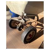 Red Devil broadcast spreader and a Hudson 2-gallon pump-less sprayer.