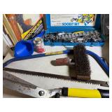 Hunter sockets , glue gun, knee pads and more. Garage lot