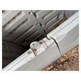 Rubbermaid outdoor storage unit , 59x32x45