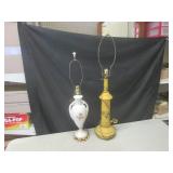 (CS) 2 Vintage Table Lamps Porcelai...