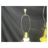 (CS) 2 Vintage Table Lamps Porcelai...