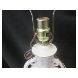 (CS) 2 Vintage Table Lamps Porcelai...