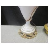 (CS) 2 Vintage Table Lamps Porcelai...