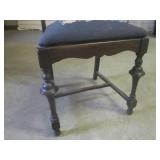 (BR1) Vintage Wood Needlepoint Seat...