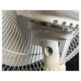 Midea FS40-8M Stand Fans - 120V 60Hz 0.37A, Pair