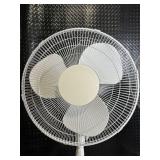 Midea FS40-8M Stand Fans - 120V 60Hz 0.37A, Pair
