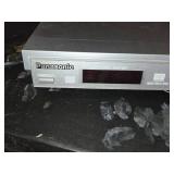 Panasonic DVD-S27U DVD/CD Player - Powers On No Other Functions Tested