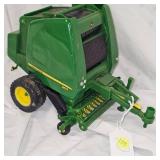 1:16 John Deere Baler