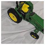1:16 John Deere 6200 Tractor