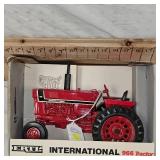 1/16th International 966 Tractor