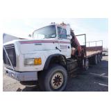 1995 Ford L9000 Flatbed With Mounted Fassi F330 Knuckle Boom Crane