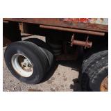 1995 Ford L9000 Flatbed With Mounted Fassi F330 Knuckle Boom Crane