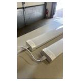 Pair of 4 ft shop lights linkable