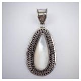 Suarti Sterling Silver Teardrop Pendant - Mother of Pearl