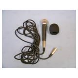 Fender P-52S Cardioid Dynamic Microphone / Mic with XLR Cable and Foam Wind Screen