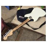 FENDER SQUIER Mustang - Electric Guitar + Case