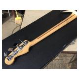 FENDER JAGUAR BASS - Guitar with Chromacast Hard Case
