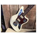 FENDER JAGUAR - Guitar with Case