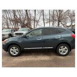 2015 NISSAN ROGUE SELECT S *No Accidents Reported* (NO RESERVE)