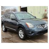 2015 NISSAN ROGUE SELECT S *No Accidents Reported* (NO RESERVE)
