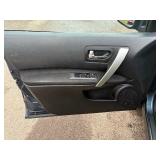 2015 NISSAN ROGUE SELECT S *No Accidents Reported* (NO RESERVE)