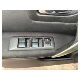 2015 NISSAN ROGUE SELECT S *No Accidents Reported* (NO RESERVE)