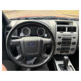 2009 FORD ESCAPE XLT *4x4 | 118k Miles* (NO RESERVE)