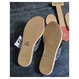 New Minnetonka Moccasins Black Pepper Sandals Women