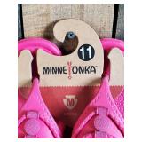 New Minnetonka Moccasin Women