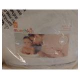 NEW MUNCHKIN SIT & SOAK DUAL-STAGE TUB 0 - 12 MONTH