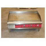 Avantco 177EG30N 30" Countertop 3-Burner Electric Griddle