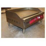 Avantco 177EG30N 30" Countertop 3-Burner Electric Griddle