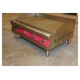 Avantco 177EG30N 30" Countertop 3-Burner Electric Griddle