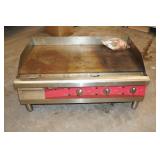 Avantco 177EG30N 30" Countertop 3-Burner Electric Griddle