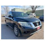2013 NISSAN PATHFINDER SV *No Accidents Reported | 2 Owner | 137k Miles* (NO RESERVE)
