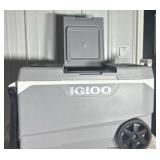 Igloo 90QT MaxCold Roller Cooler