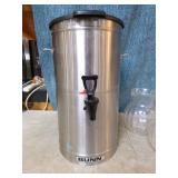 Bunn Iced Tea Dispenser with Small Pitchers