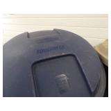 Pair of 32 Gallon Garbage Cans