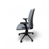 WorkPro Quantum 9000 Series Ergonomic Mesh/