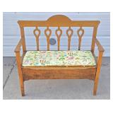 Lovely Vintage Quartersawn Oak Bench w/Storage Seat
