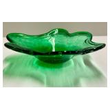 B4 - Vintage Controlled Art Glass Bowl - Green, Decorative Collectible