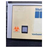 Hamilton Bell VanGuard V6500 Lab Centrifuge 3400 RPM 6 Place Rotor For 10mL/15mL Tubes Timer + Safety Lid Brushless Motor Compact Bench Design Perfect For Blood Chemistry Diagnostic Testing & Sample S