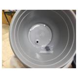 6 Plant Pots - 2 sizes...