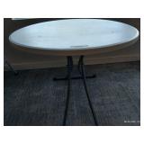 Round, Folding Lifetime Table