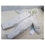 (RCK) Carter"s Baby Snowsuit Size 6...