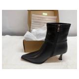 MM1, Size 8 Ankle Boots