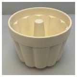 Vintage White Art Pottery Jelly Mold 5" x 6 1/4"
