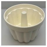 Vintage White Art Pottery Jelly Mold  6 1/4" x 7 3/4"