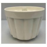 Vintage White Art Pottery Jelly Mold  6 1/4" x 7 3/4"