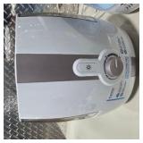 Lot of 2 Humidifiers HoMedics Total Comfort & Vicks Cool Mist Tabletop Units tested and working